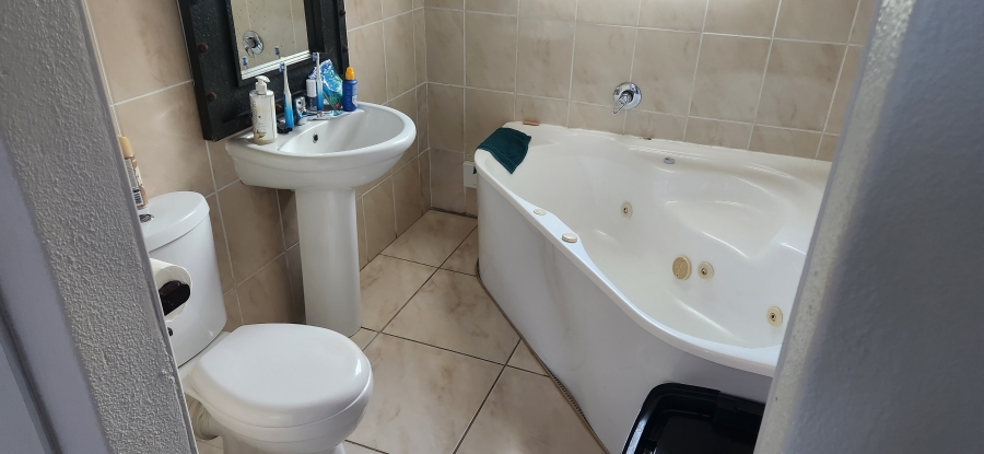 4 Bedroom Property for Sale in Dana Bay Western Cape